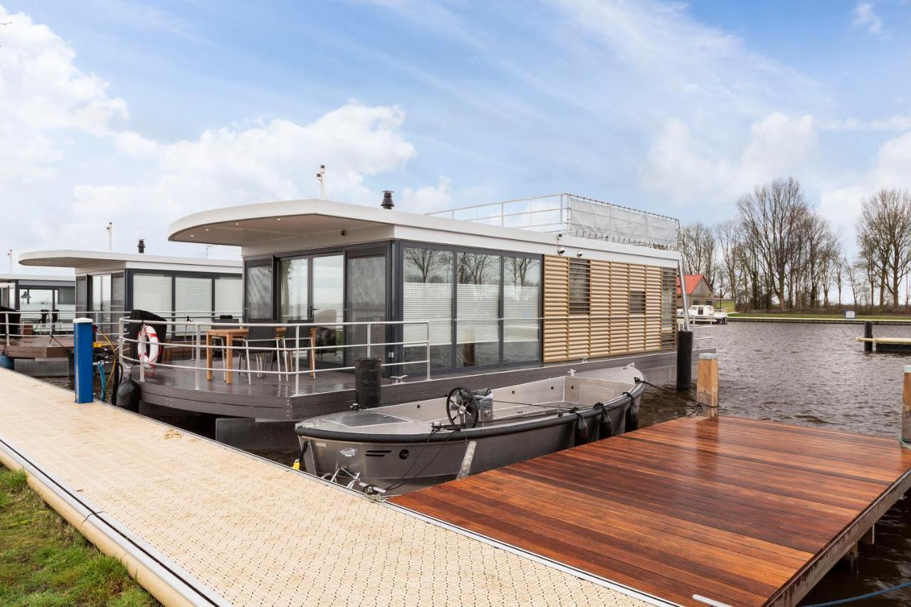 Welcome In - Houseboat 'Elysium' Met Eigen Aanlegsteiger Sneek - Offingawier Экстерьер фото