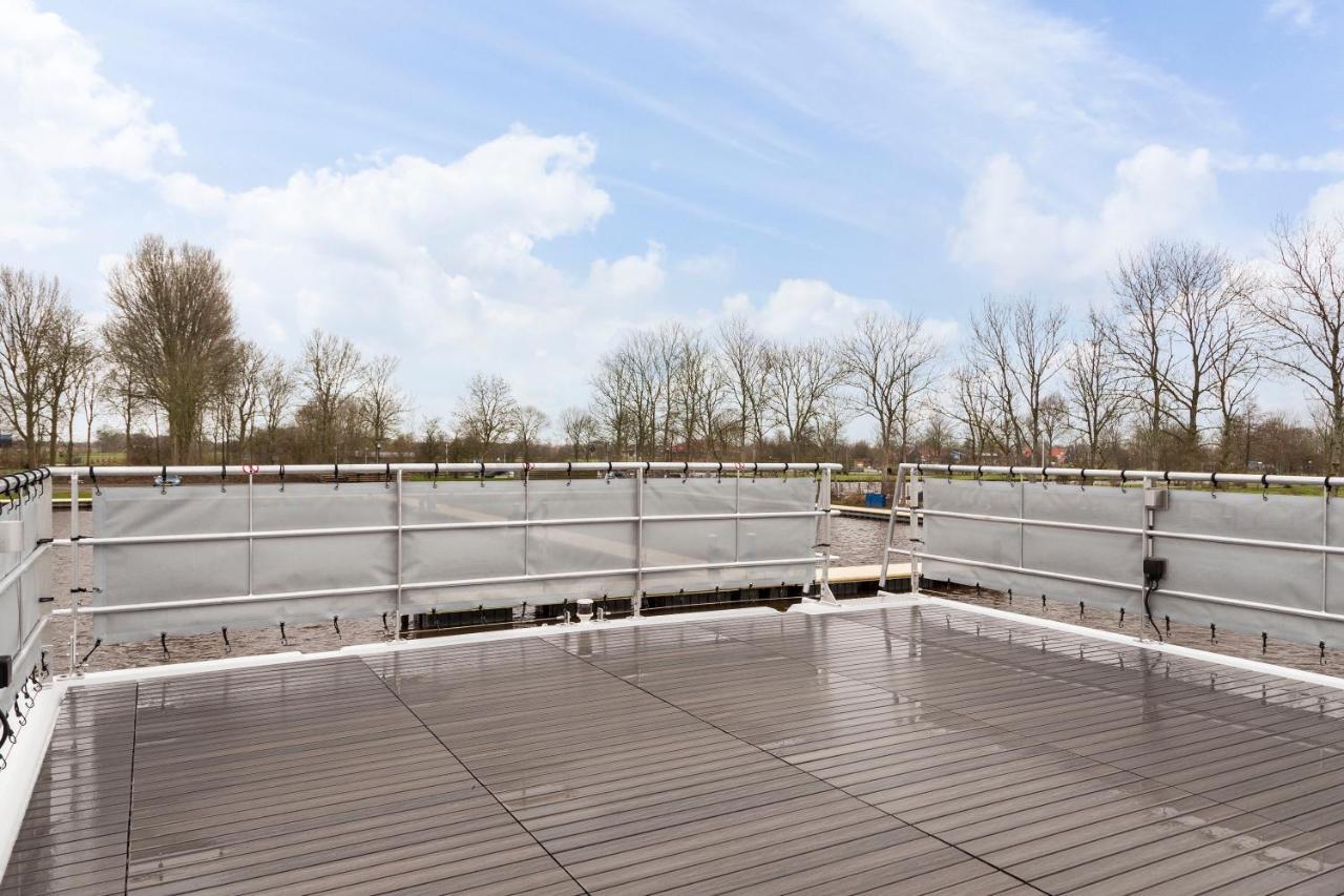 Welcome In - Houseboat 'Elysium' Met Eigen Aanlegsteiger Sneek - Offingawier Экстерьер фото