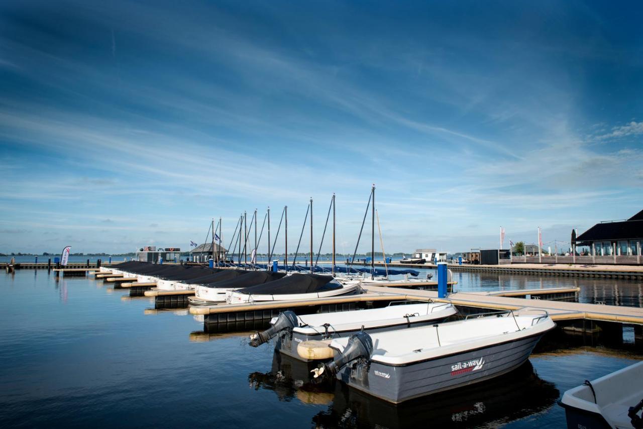 Welcome In - Houseboat 'Elysium' Met Eigen Aanlegsteiger Sneek - Offingawier Экстерьер фото